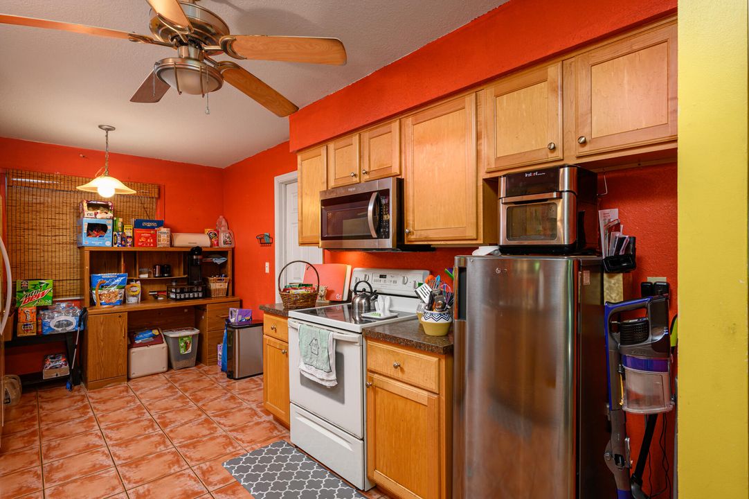 For Sale: $225,000 (3 beds, 2 baths, 1144 Square Feet)