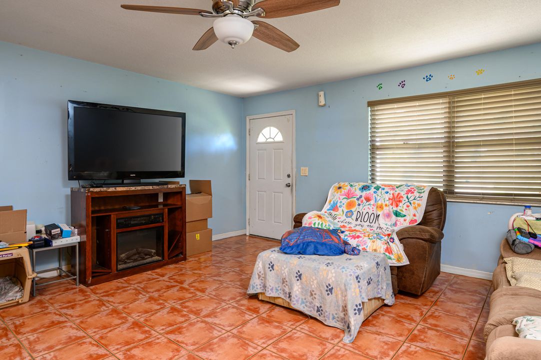 For Sale: $225,000 (3 beds, 2 baths, 1144 Square Feet)