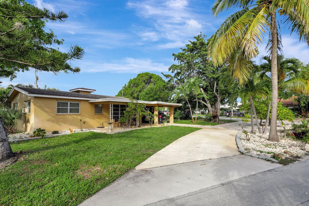 For Sale: $597,000 (2 beds, 2 baths, 1407 Square Feet)