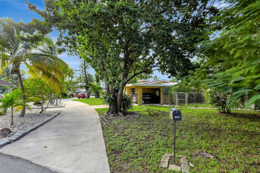 For Sale: $597,000 (2 beds, 2 baths, 1407 Square Feet)