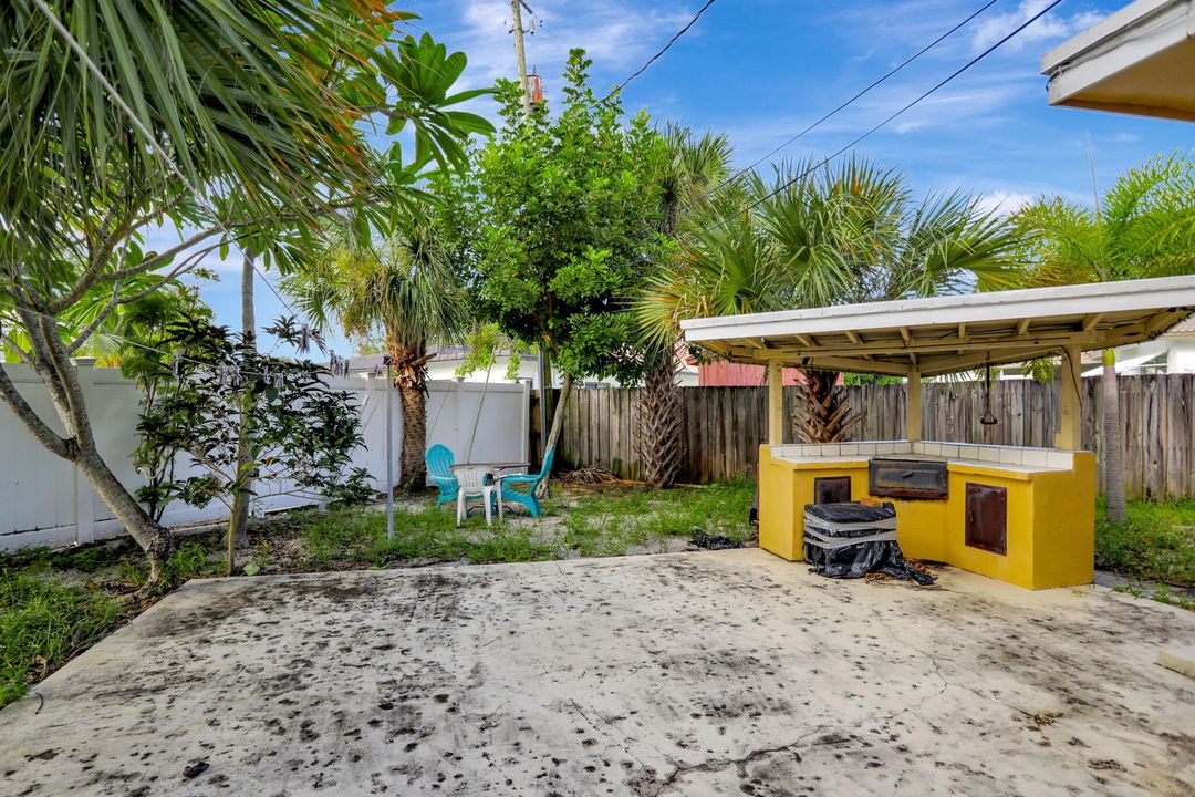 For Sale: $597,000 (2 beds, 2 baths, 1407 Square Feet)