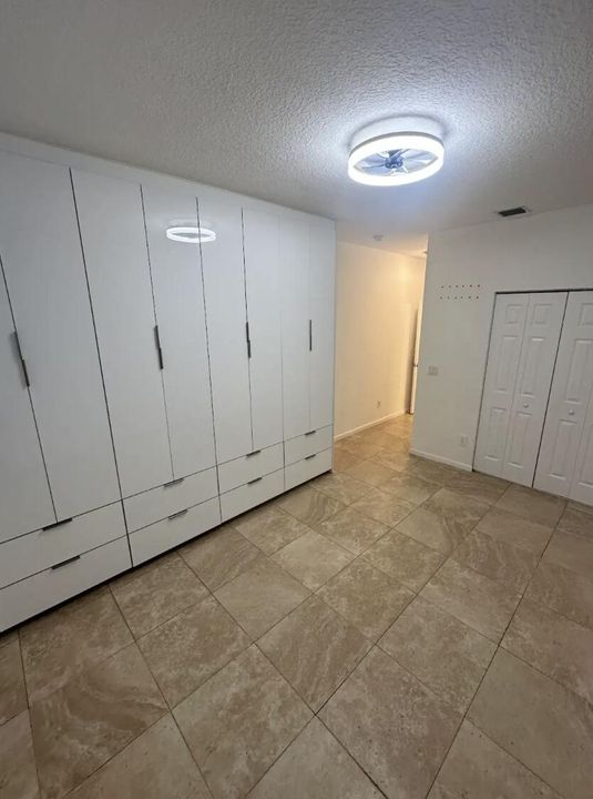 For Rent: $2,300 (2 beds, 2 baths, 1004 Square Feet)