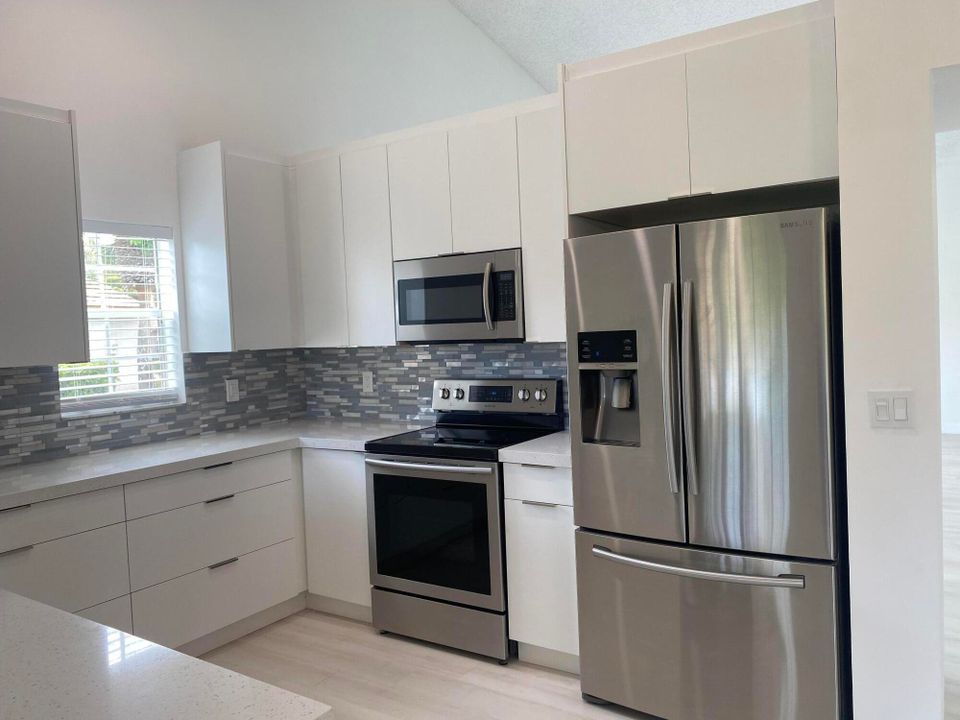 For Sale: $445,000 (2 beds, 2 baths, 1516 Square Feet)