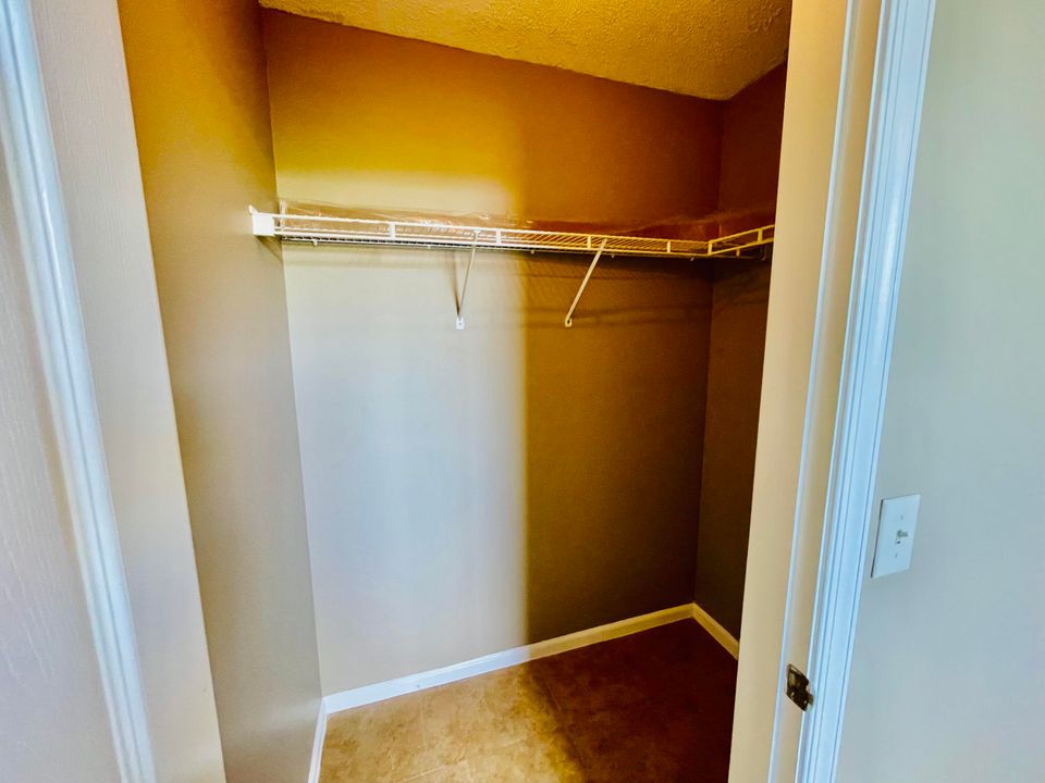 For Rent: $2,250 (2 beds, 2 baths, 1113 Square Feet)