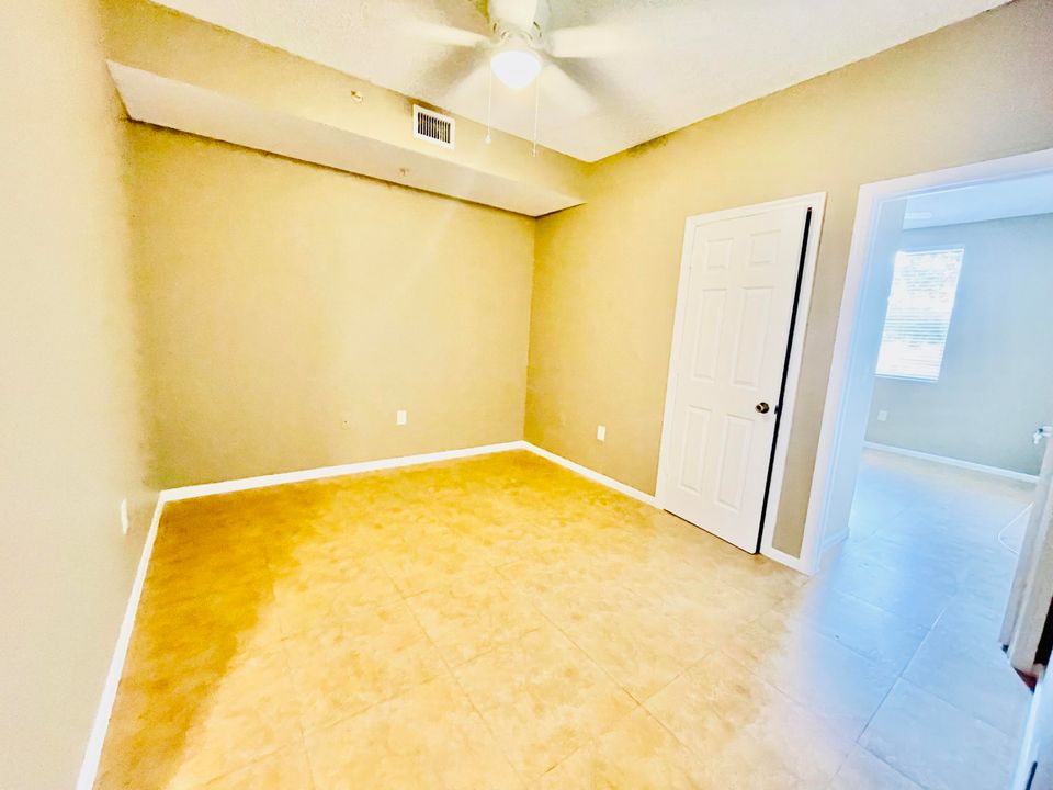 For Rent: $2,250 (2 beds, 2 baths, 1113 Square Feet)