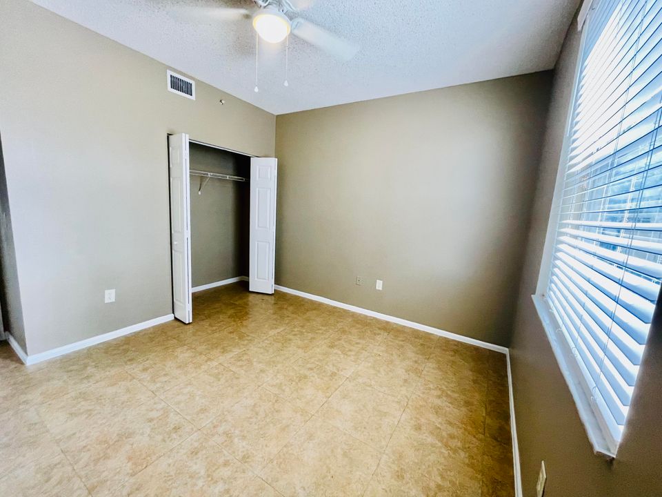 For Rent: $2,250 (2 beds, 2 baths, 1113 Square Feet)