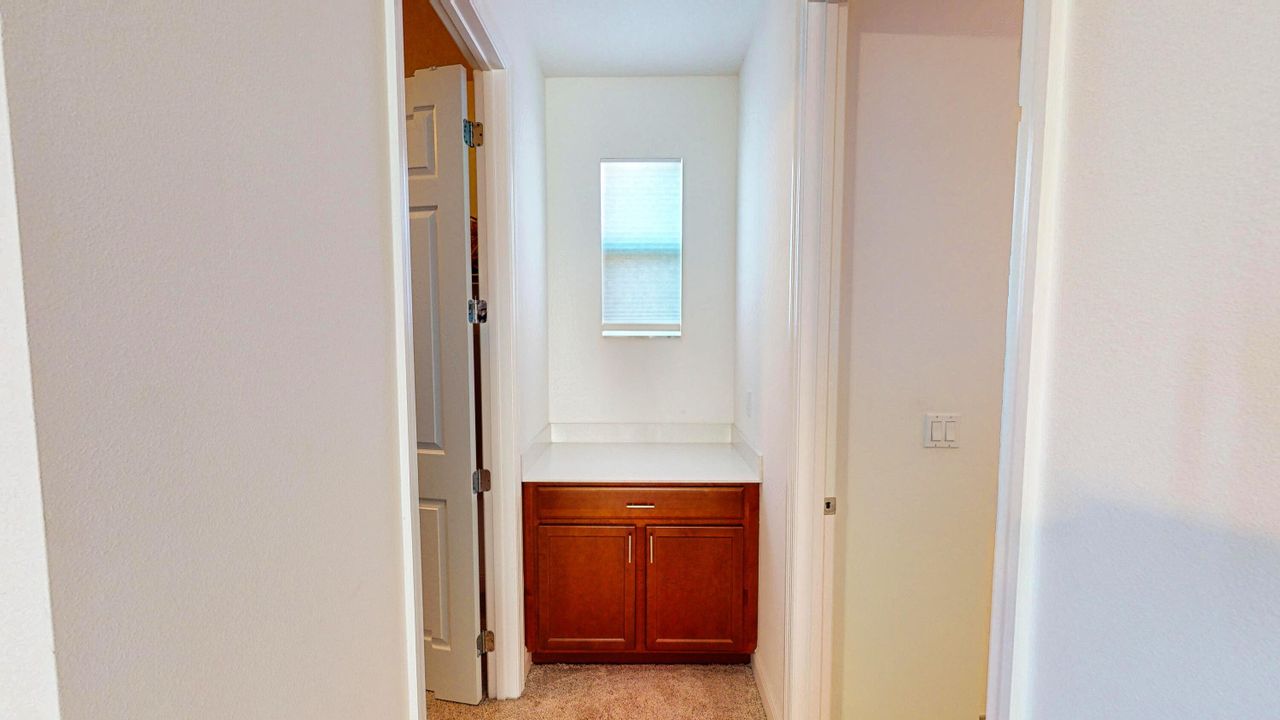 For Sale: $369,000 (2 beds, 2 baths, 1594 Square Feet)