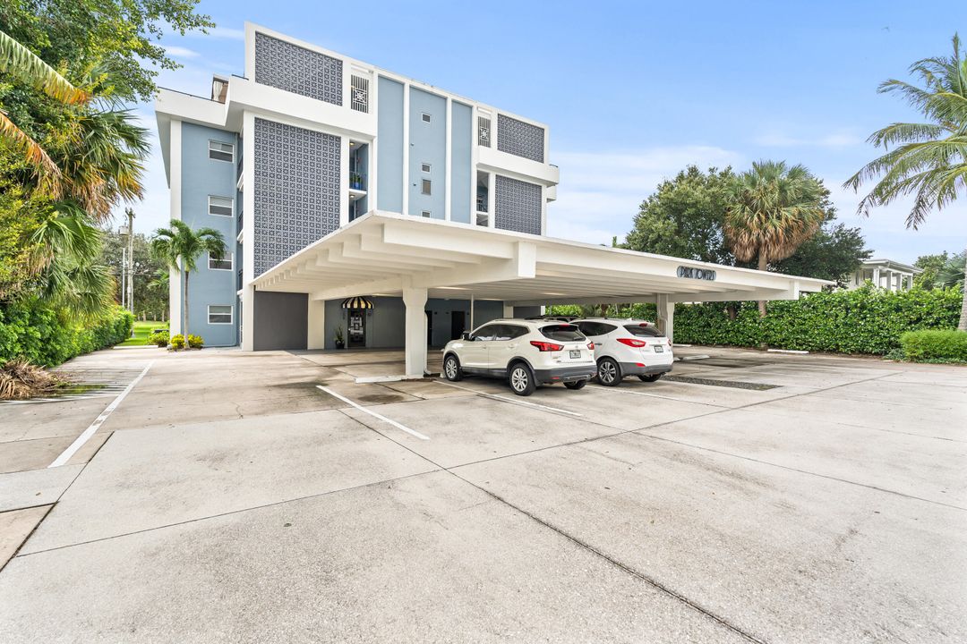 For Sale: $399,000 (2 beds, 2 baths, 1100 Square Feet)