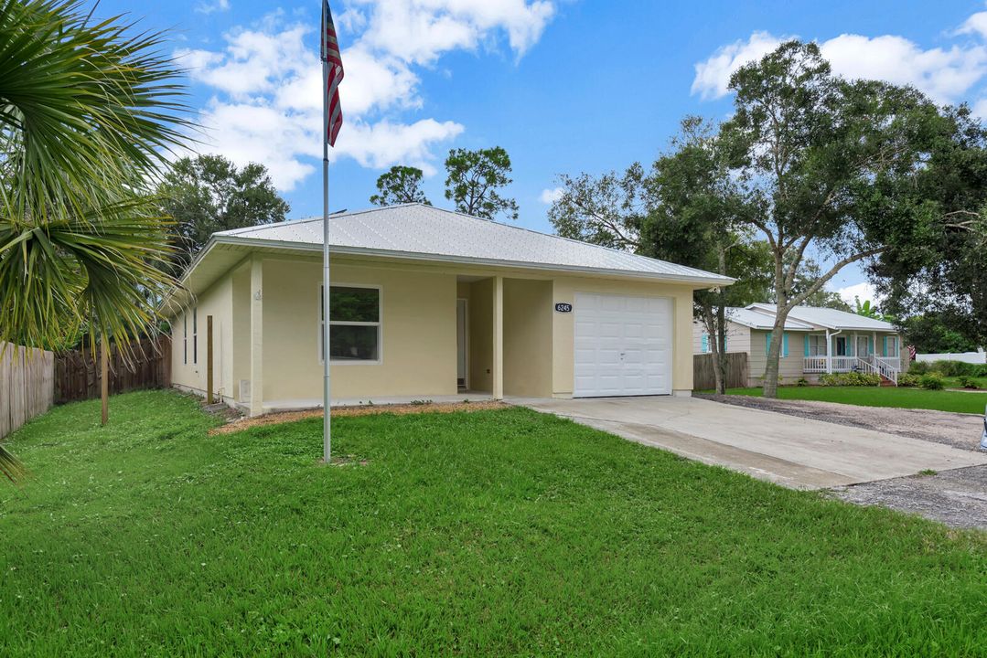 For Sale: $329,000 (3 beds, 2 baths, 1156 Square Feet)