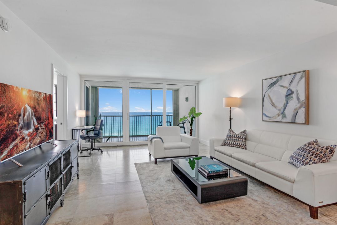 For Sale: $1,050,000 (2 beds, 2 baths, 1295 Square Feet)