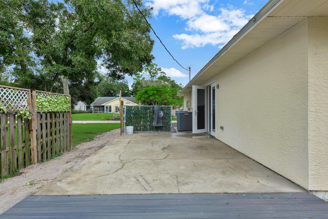 For Sale: $329,000 (3 beds, 2 baths, 1156 Square Feet)