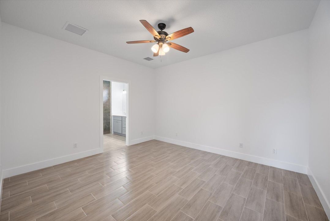 For Sale: $429,000 (4 beds, 2 baths, 1656 Square Feet)