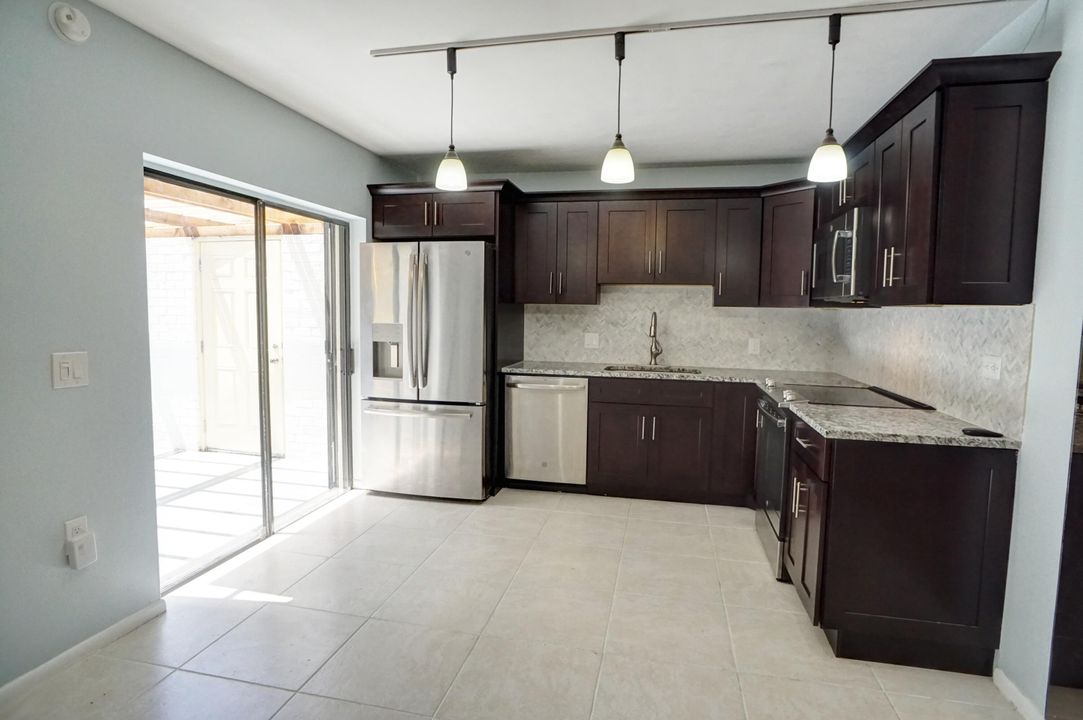 For Rent: $2,900 (2 beds, 2 baths, 1488 Square Feet)