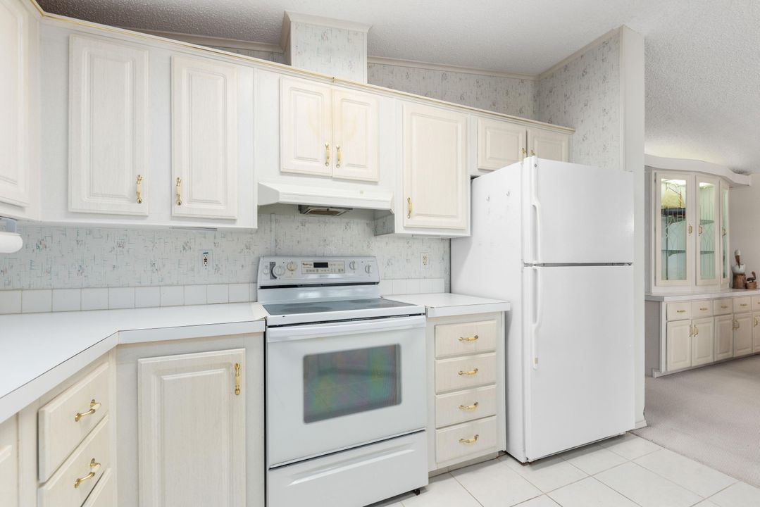 For Sale: $315,000 (2 beds, 2 baths, 1312 Square Feet)