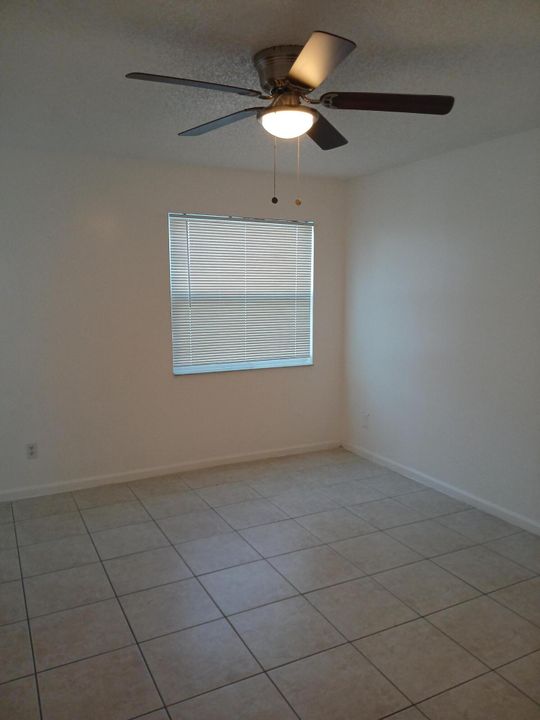 For Rent: $2,350 (2 beds, 2 baths, 936 Square Feet)