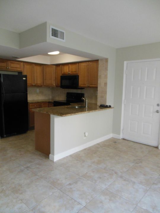 For Rent: $1,550 (1 beds, 1 baths, 527 Square Feet)