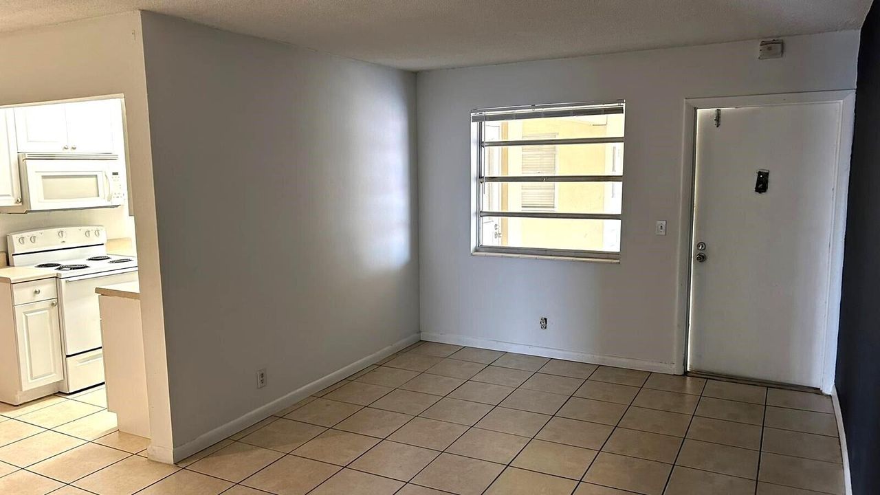 En Venta: $189,900 (1 camas, 1 baños, 658 Pies cuadrados)