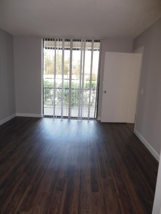 For Rent: $1,550 (1 beds, 1 baths, 527 Square Feet)