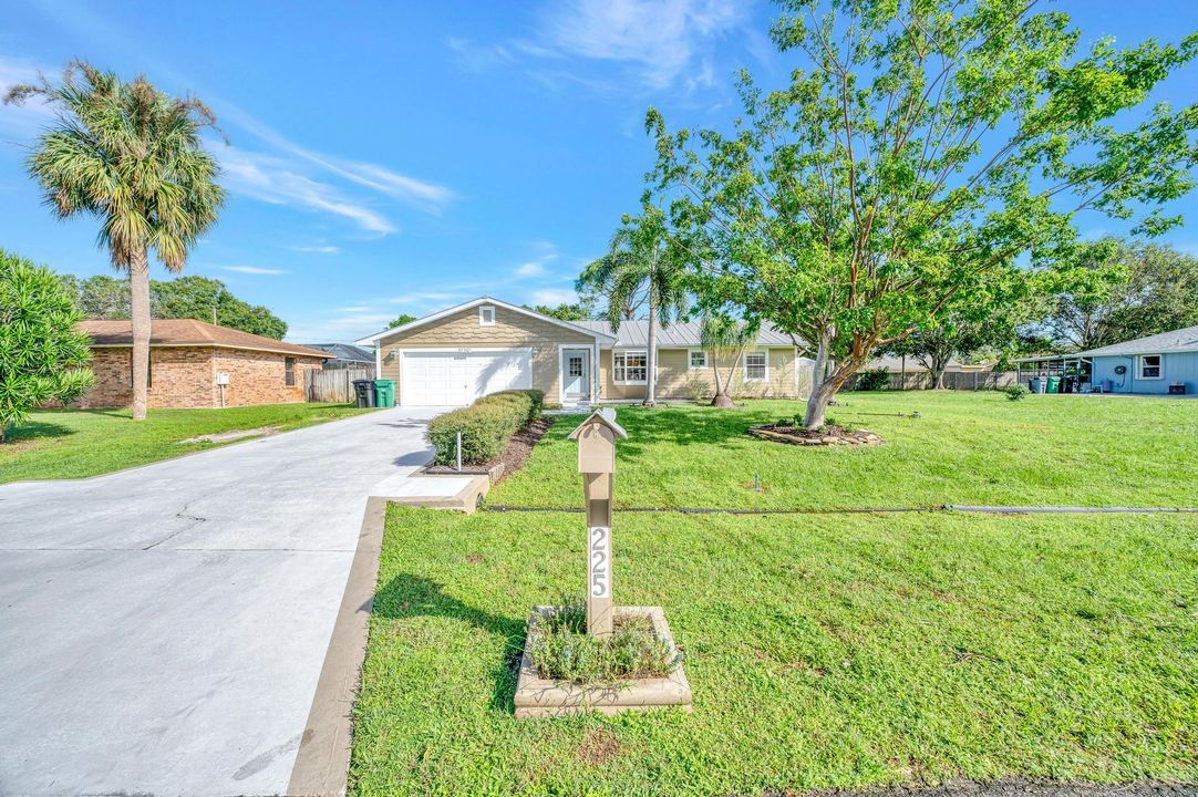 For Sale: $399,000 (3 beds, 2 baths, 1382 Square Feet)