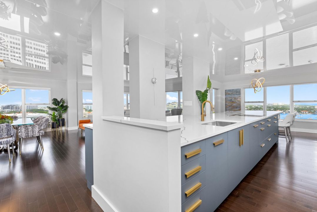 For Sale: $3,495,000 (4 beds, 4 baths, 2994 Square Feet)