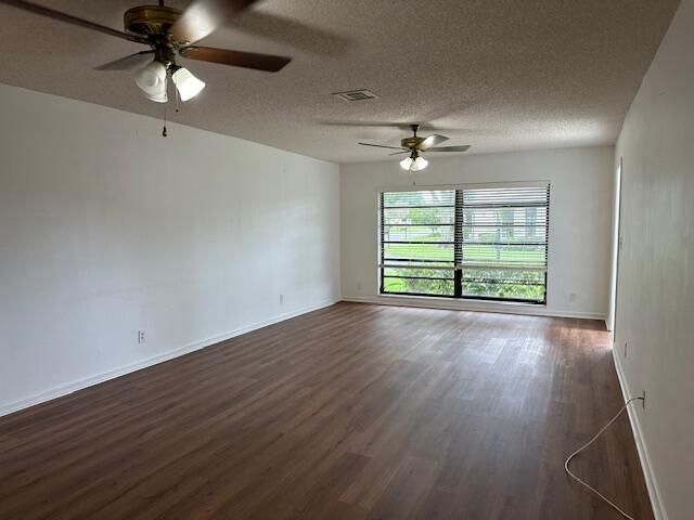 For Rent: $2,300 (2 beds, 2 baths, 1400 Square Feet)