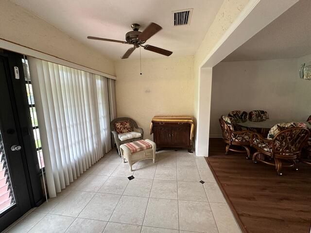 For Rent: $2,300 (2 beds, 2 baths, 1400 Square Feet)