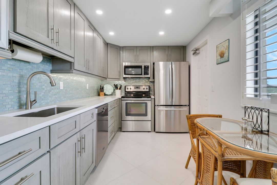 For Sale: $565,000 (2 beds, 2 baths, 1500 Square Feet)