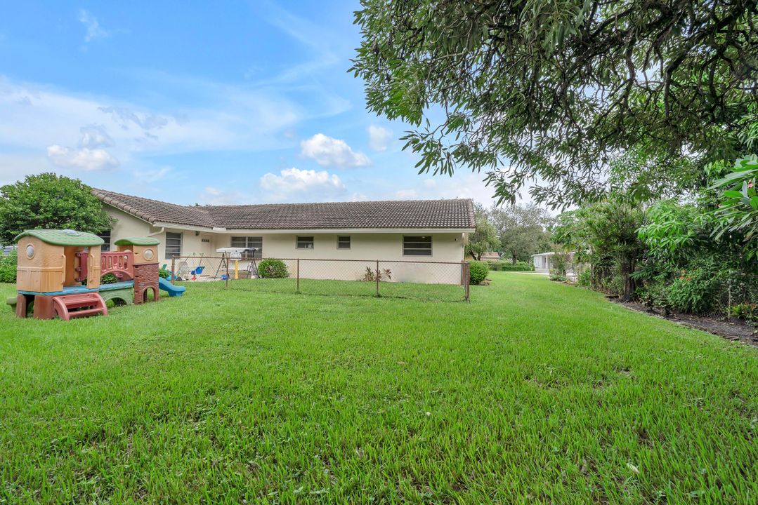 For Sale: $649,000 (3 beds, 2 baths, 1570 Square Feet)