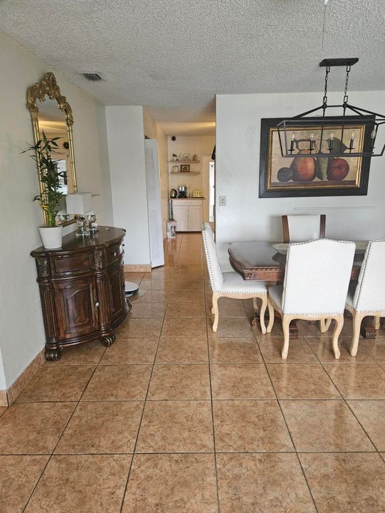 For Rent: $3,800 (4 beds, 2 baths, 1706 Square Feet)