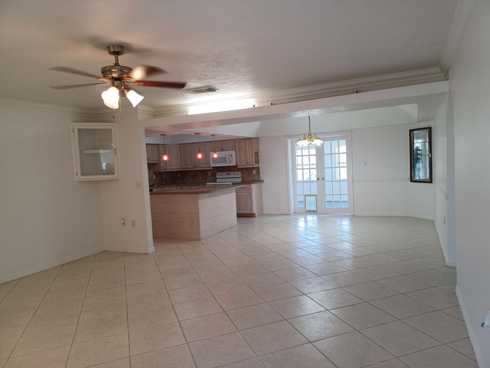 For Sale: $329,900 (3 beds, 2 baths, 1362 Square Feet)