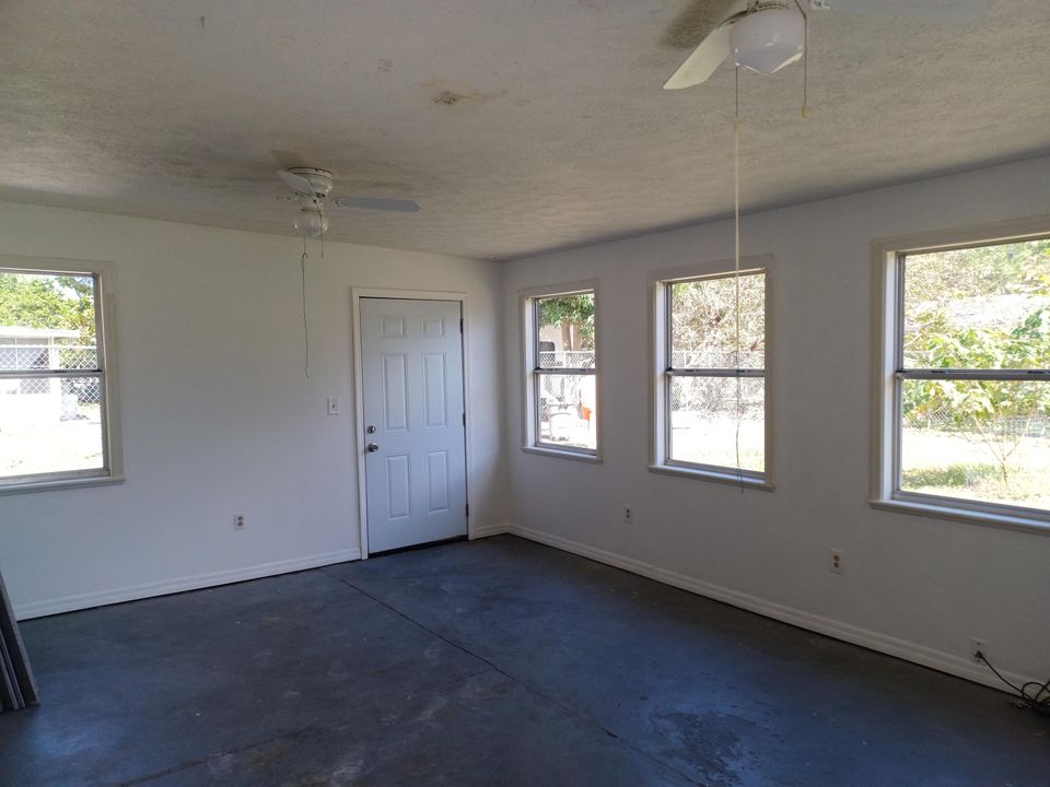 For Sale: $329,900 (3 beds, 2 baths, 1362 Square Feet)