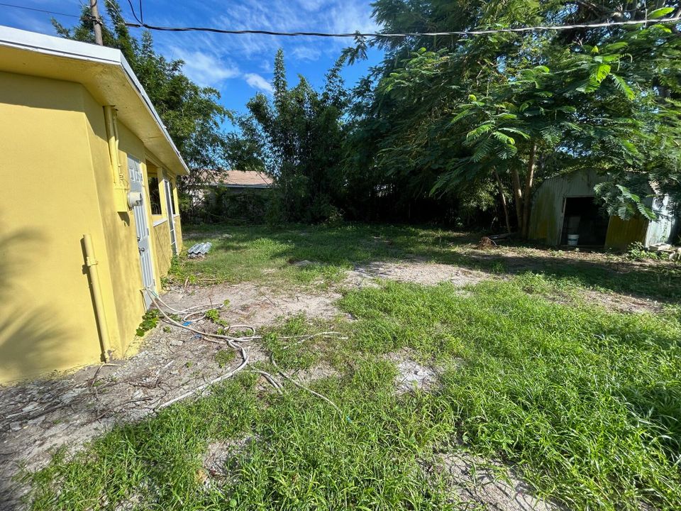 For Sale: $400,000 (3 beds, 1 baths, 1124 Square Feet)