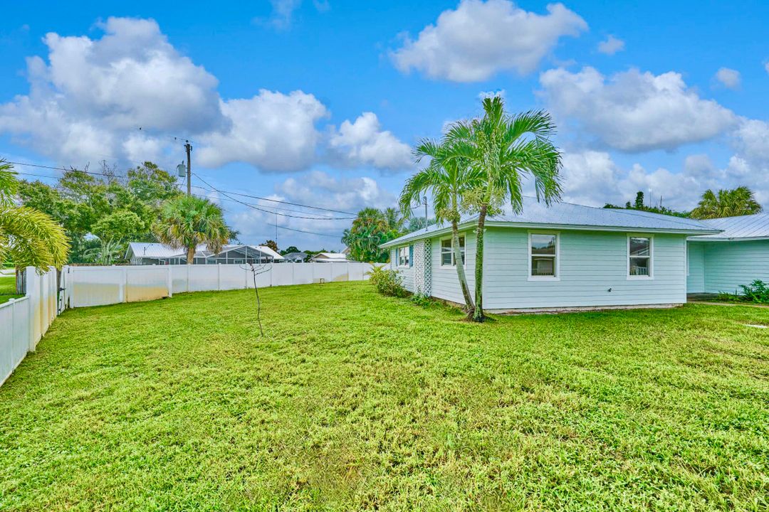 For Sale: $418,000 (3 beds, 2 baths, 1452 Square Feet)