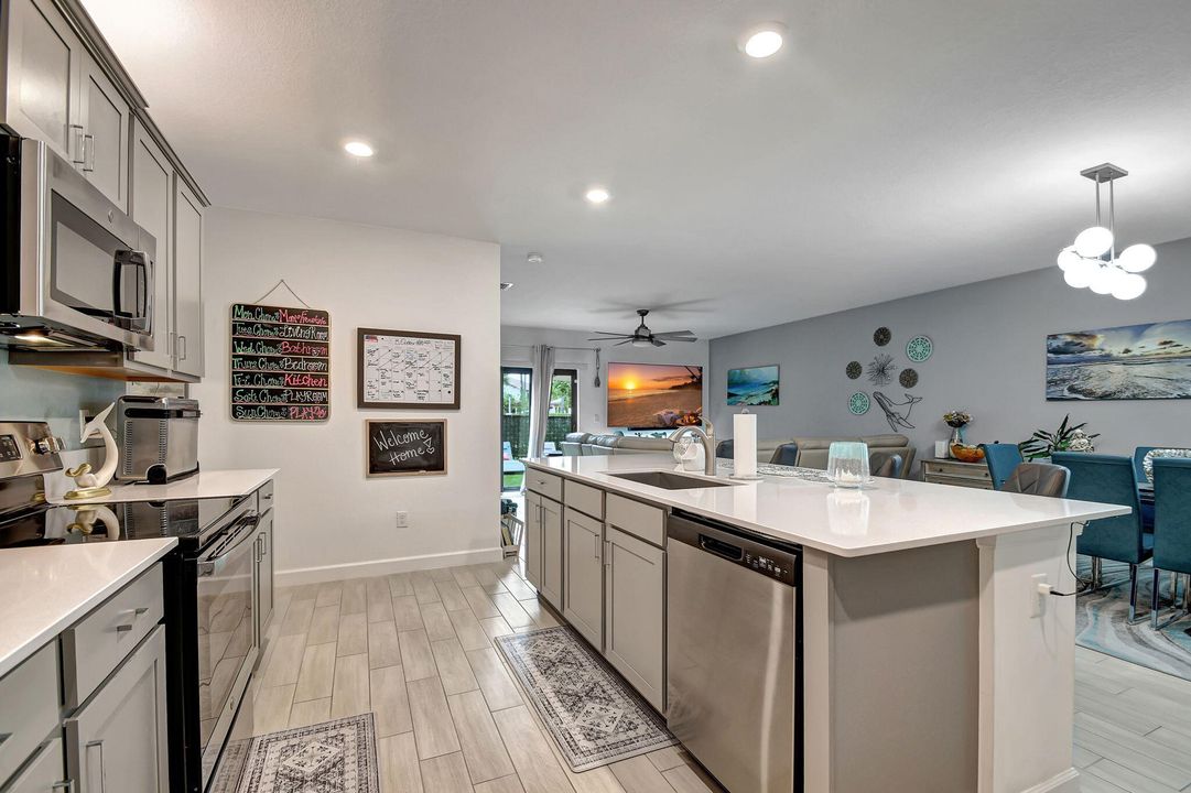 For Sale: $649,000 (5 beds, 3 baths, 2634 Square Feet)