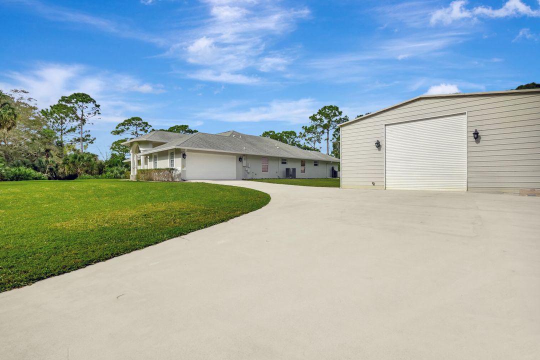 For Sale: $999,000 (4 beds, 3 baths, 2280 Square Feet)