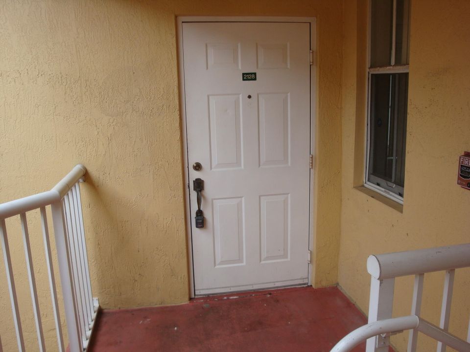 For Rent: $2,900 (3 beds, 2 baths, 1457 Square Feet)