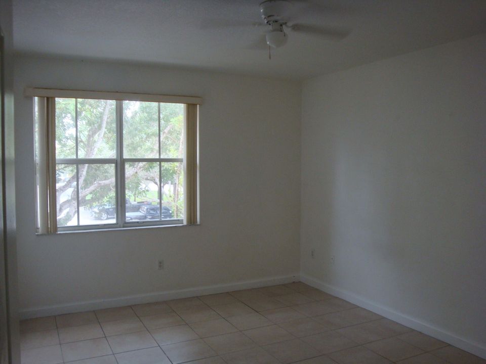 For Rent: $2,900 (3 beds, 2 baths, 1457 Square Feet)