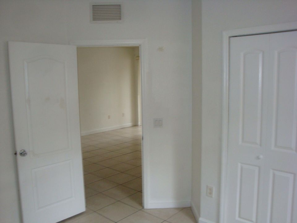 For Rent: $2,900 (3 beds, 2 baths, 1457 Square Feet)