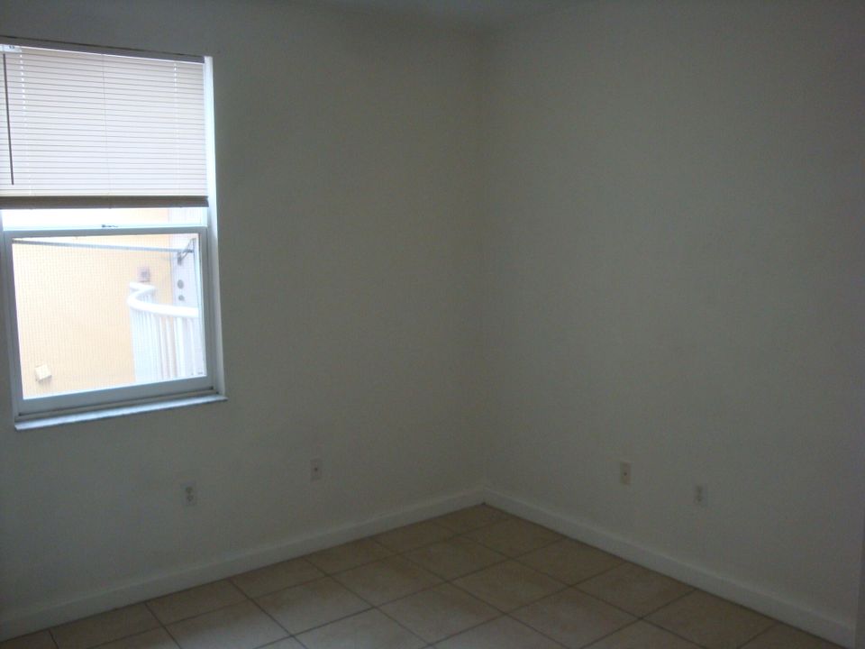 For Rent: $2,900 (3 beds, 2 baths, 1457 Square Feet)