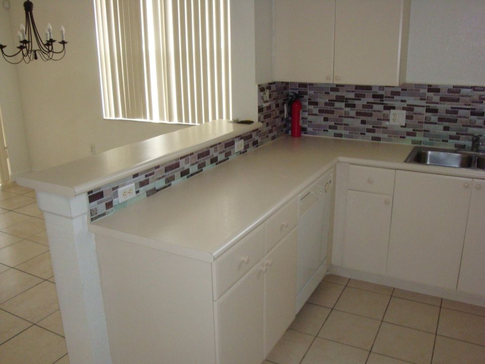 For Rent: $2,900 (3 beds, 2 baths, 1457 Square Feet)