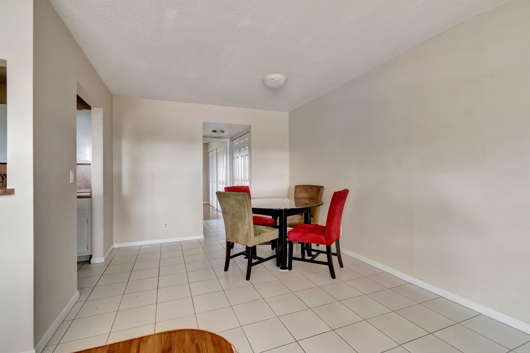 For Sale: $127,500 (1 beds, 1 baths, 684 Square Feet)