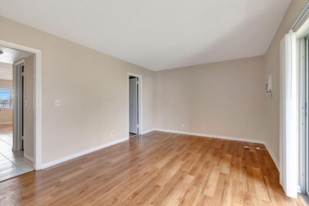 For Sale: $127,500 (1 beds, 1 baths, 684 Square Feet)