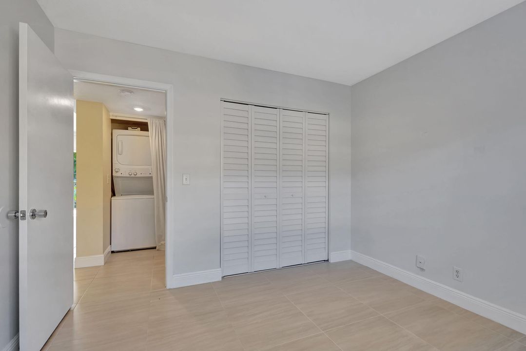 For Sale: $275,000 (2 beds, 2 baths, 1206 Square Feet)