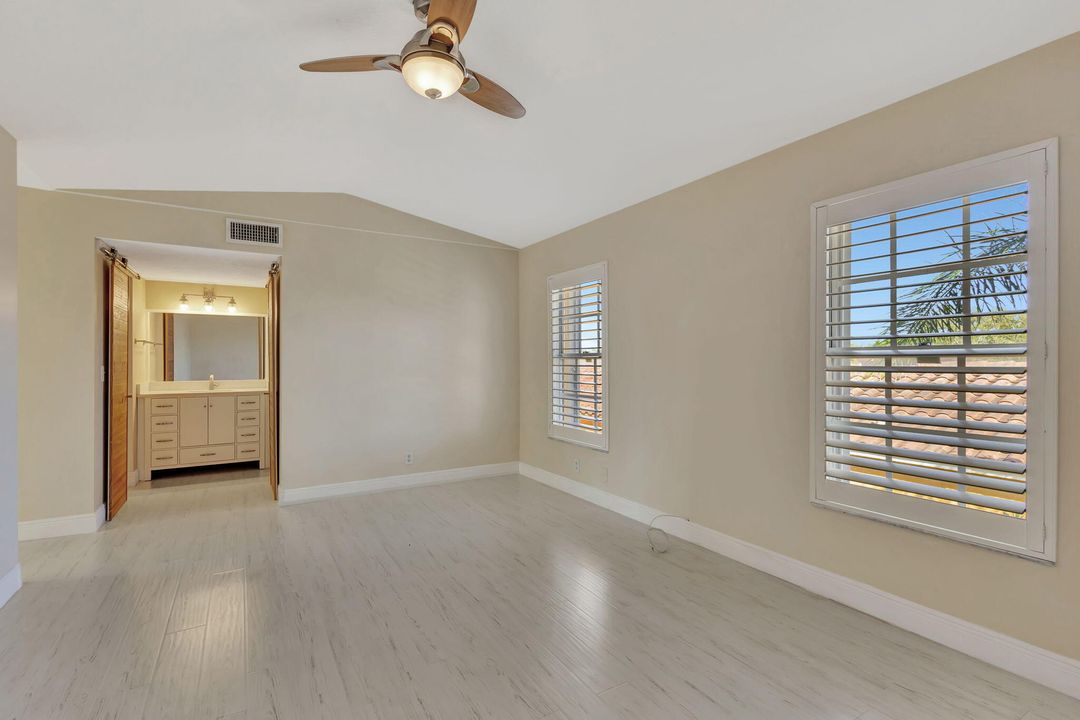 For Sale: $275,000 (2 beds, 2 baths, 1206 Square Feet)