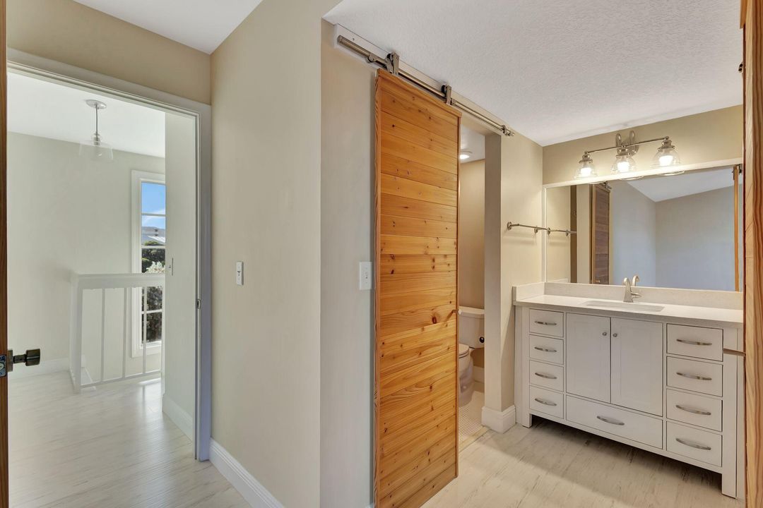 For Sale: $275,000 (2 beds, 2 baths, 1206 Square Feet)