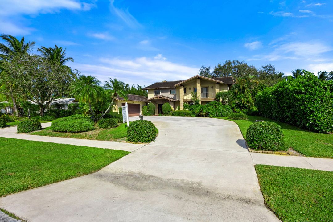 Active With Contract: $2,295,000 (5 beds, 3 baths, 4974 Square Feet)