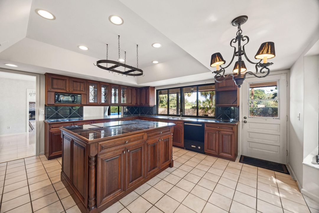 Active With Contract: $2,295,000 (5 beds, 3 baths, 4974 Square Feet)