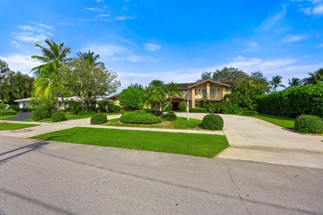 Active With Contract: $2,295,000 (5 beds, 3 baths, 4974 Square Feet)