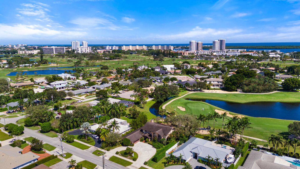 Active With Contract: $2,295,000 (5 beds, 3 baths, 4974 Square Feet)