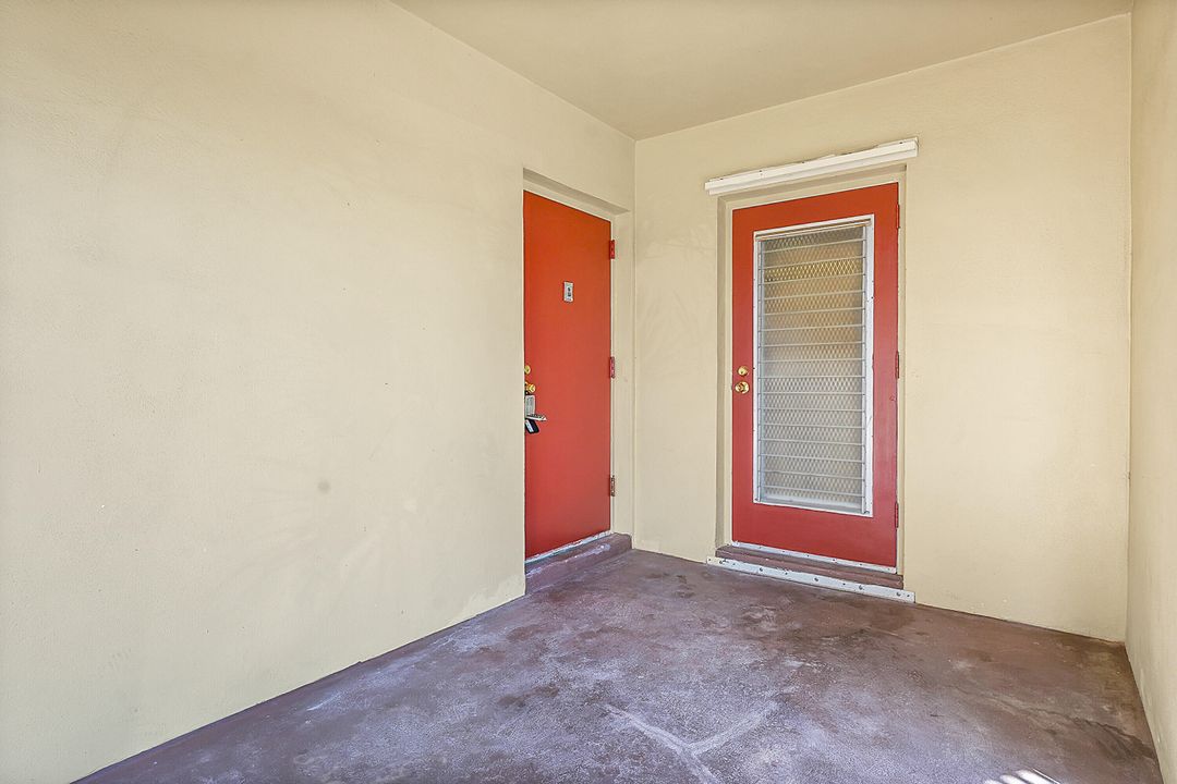 For Sale: $175,000 (2 beds, 2 baths, 1095 Square Feet)